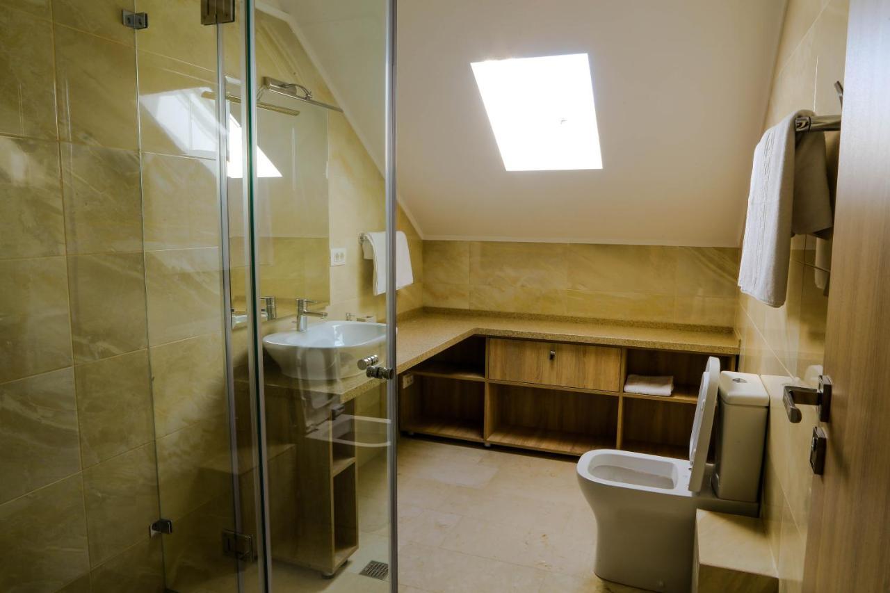Reve Mariage Hotel Boekarest Buitenkant foto